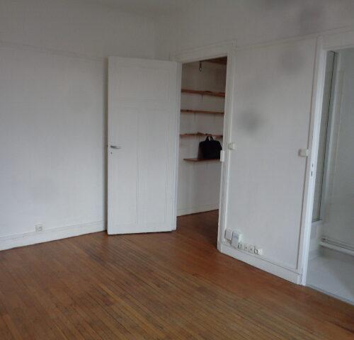 Alternative view of studio Paris 18ème